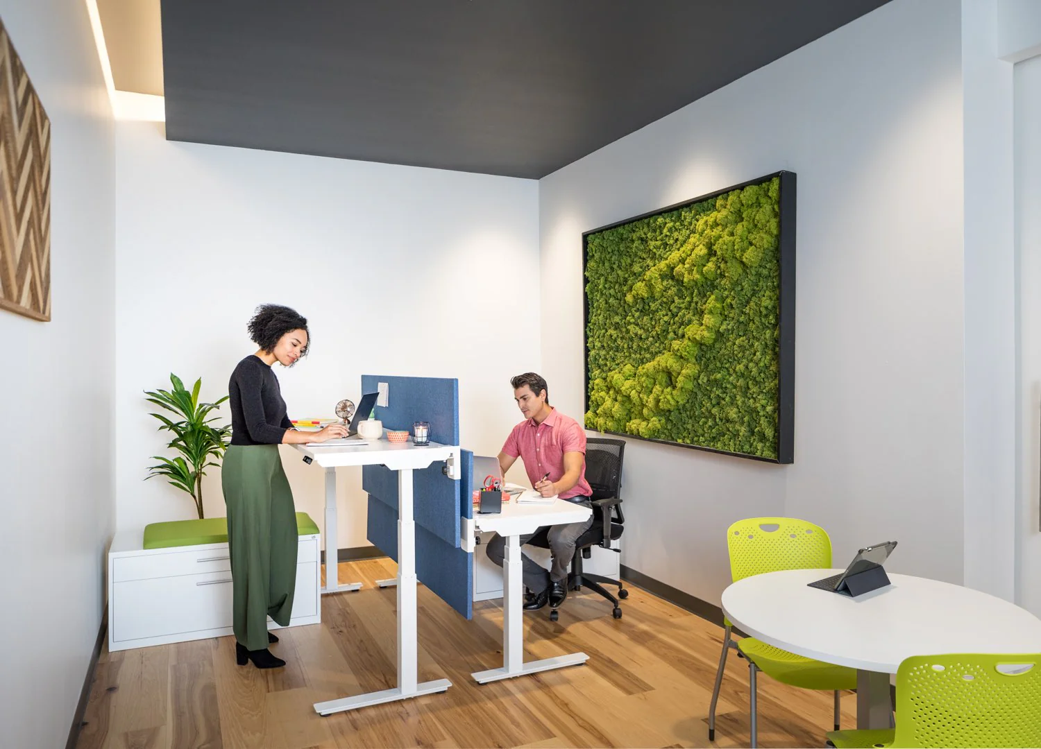 Think Desk (sit to stand) - Image 3