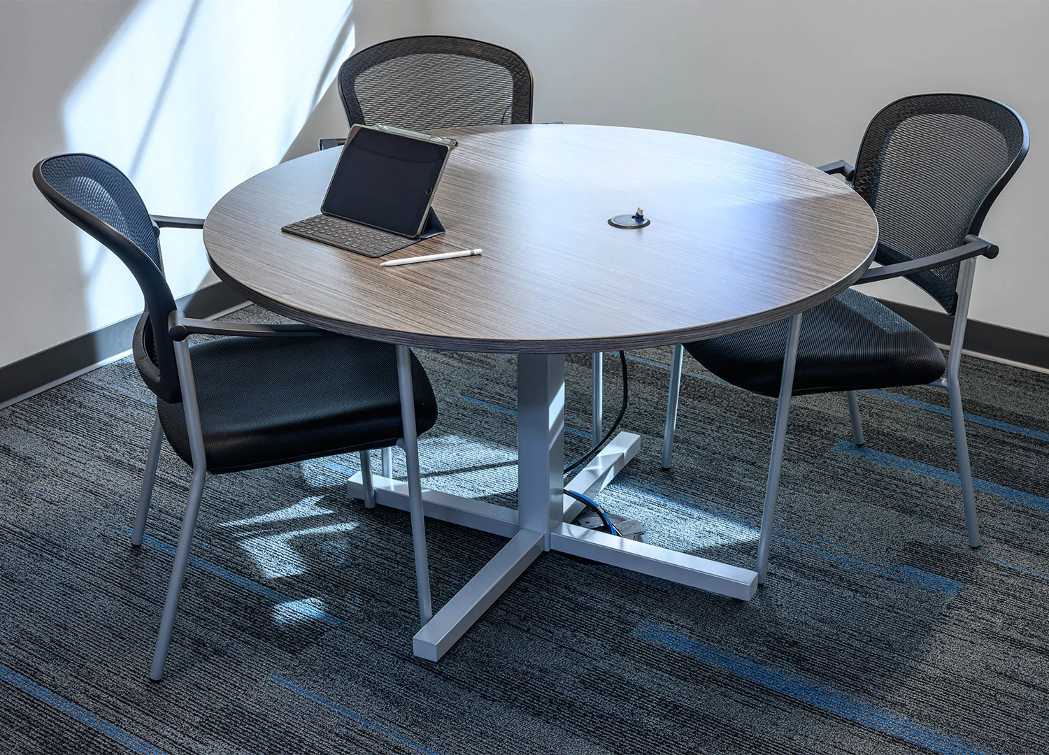 Meshla Guest Chair - Image 5