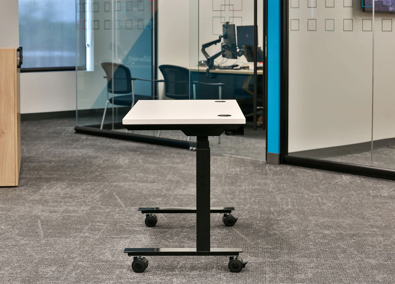 Mobile Think Desk (sit to stand) - Image 3